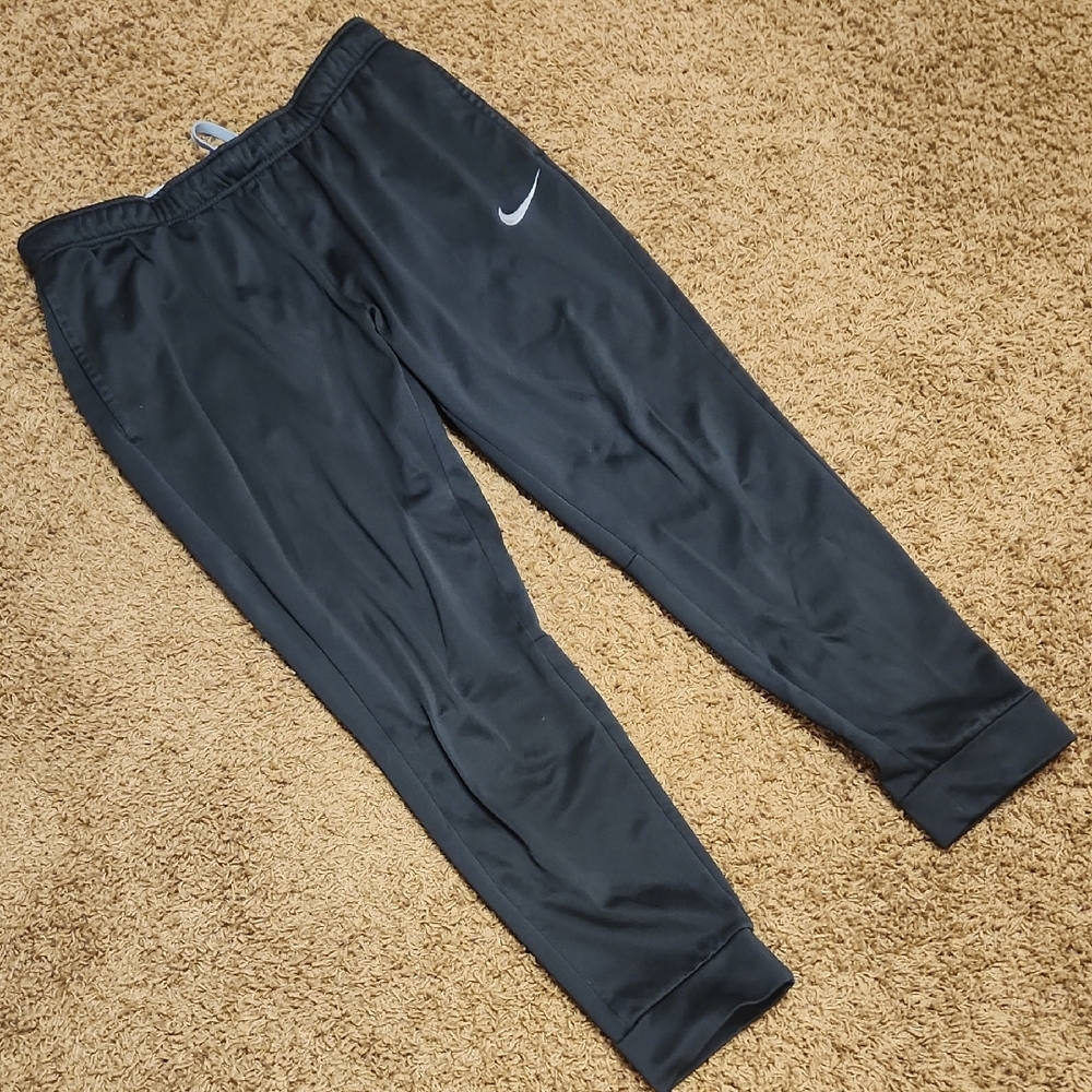 Nike | Thermal Fit Joggers | XL